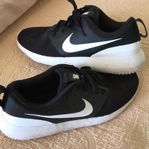 Nike golf shoe youth
